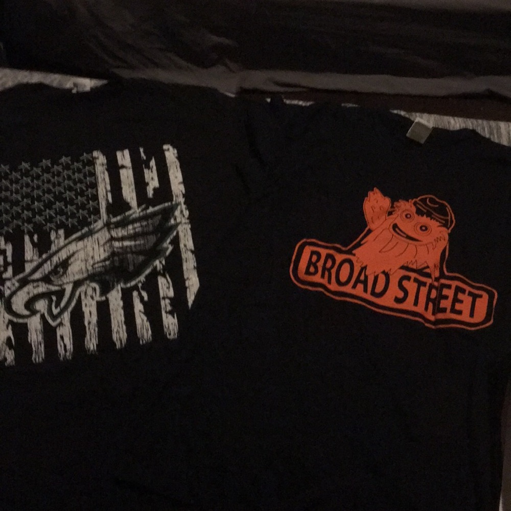 2 Sports T-shirts’